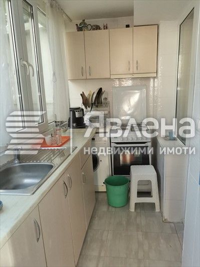 Дава се под наем Едностаен апартамент в Бургас, Център - 33 кв.м за 255 € - Снимка #1