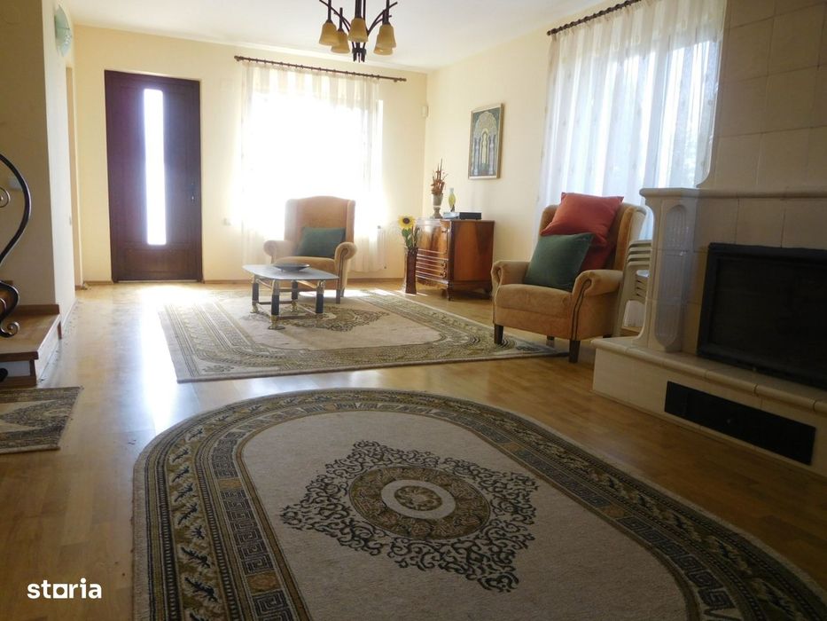 Casa si livada aproape de oras