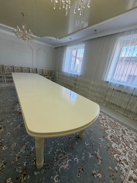 Столв хорошем состоянии