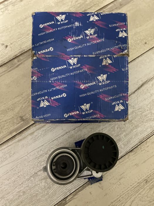 Натяжитель с роликом ремня мерседес м103/104