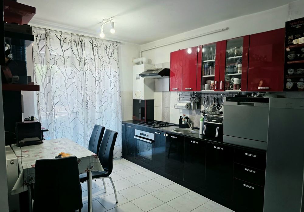 Apartament 76 mp 3 camere str Tineretului nr 1