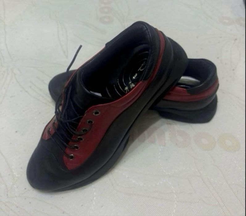 Кроссовки женские кожаные