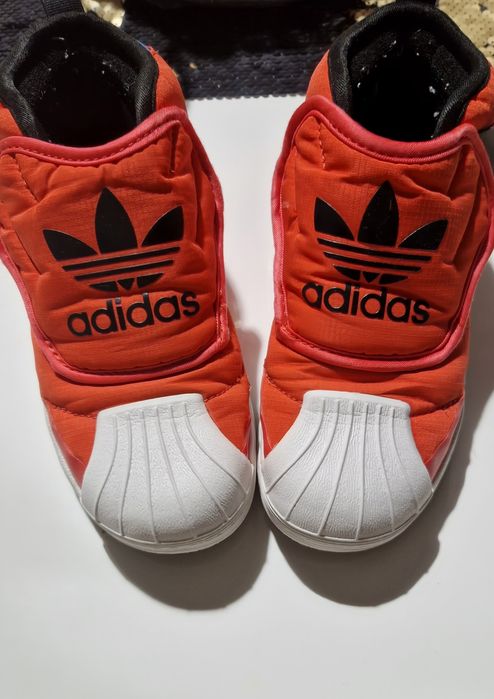 Adidasi numărul  30