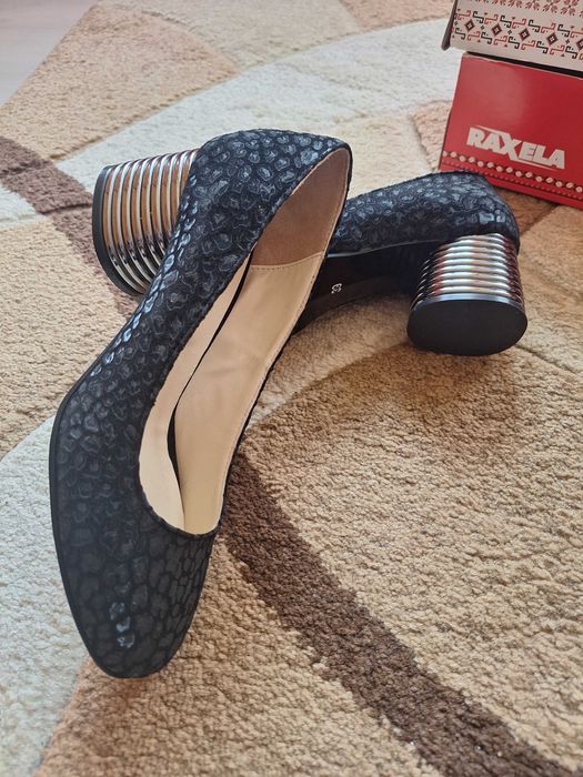 Pantofi noi,din piele naturala 39