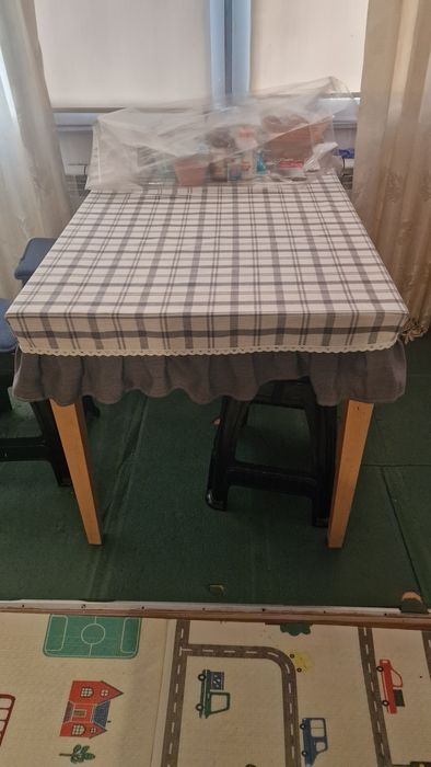Срочно продам стулья и столы