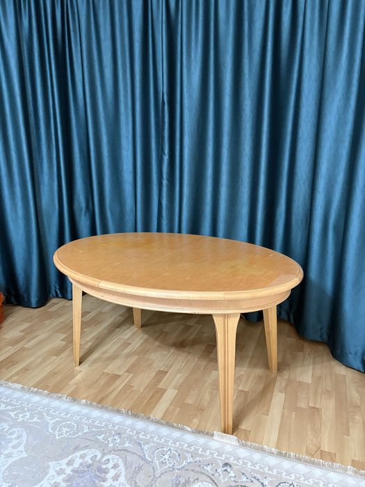 итальяндық дубтан жасалған стол