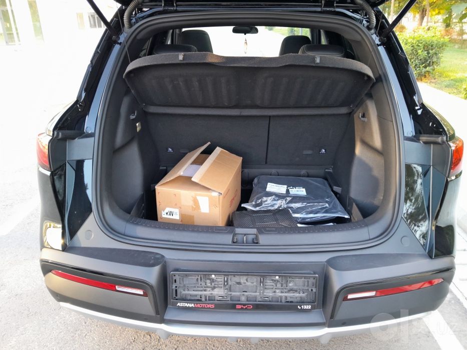 BYD Yuan Up 401 Qora 2025