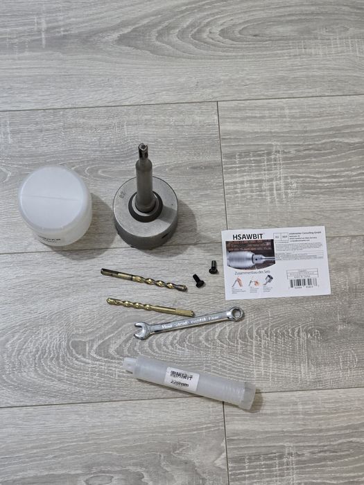 Carotă 82mm SDS Plus cu burghiu pilot – pentru beton, cărămidă,zidărie