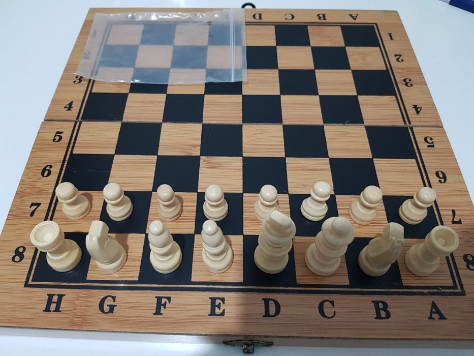 Продам шахматы дерево