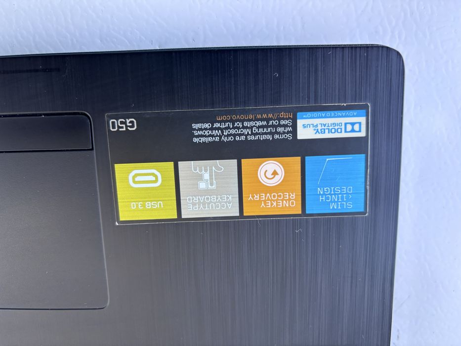 Laptop Lenovo pentru piese  cu display defect