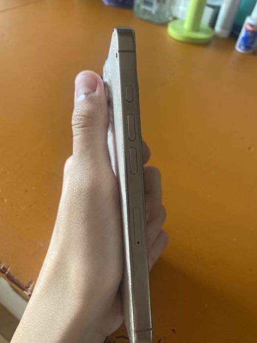 Iphone 16 pro de piese