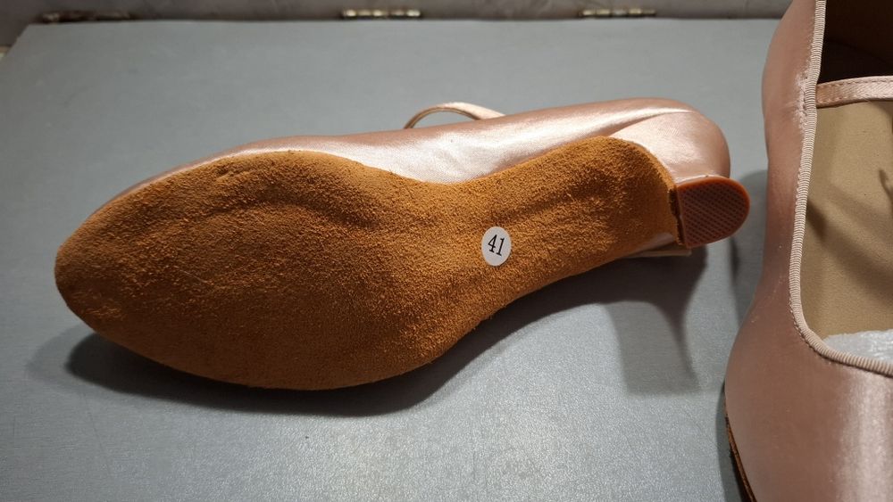 Обувки за спортни танци