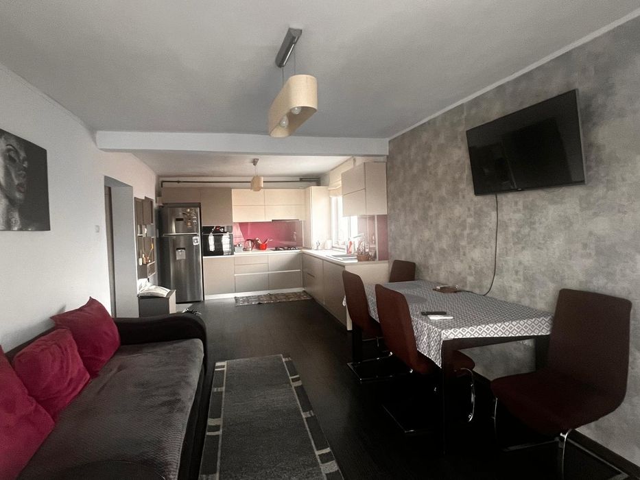 Inchiriez apartament 4 camere