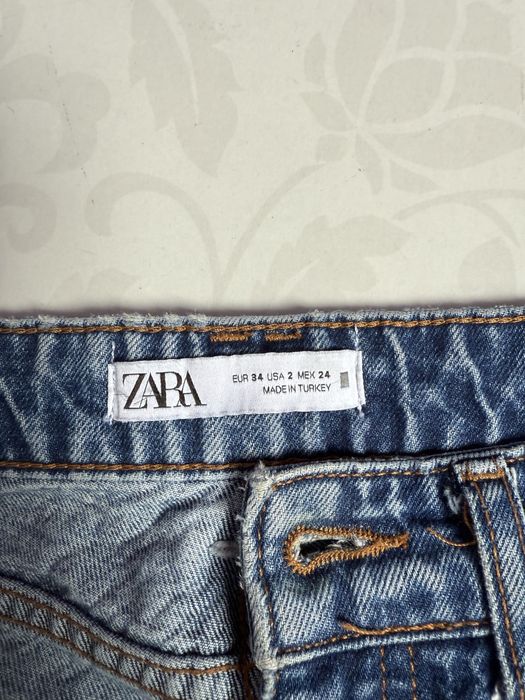 Дънки на марката Zara