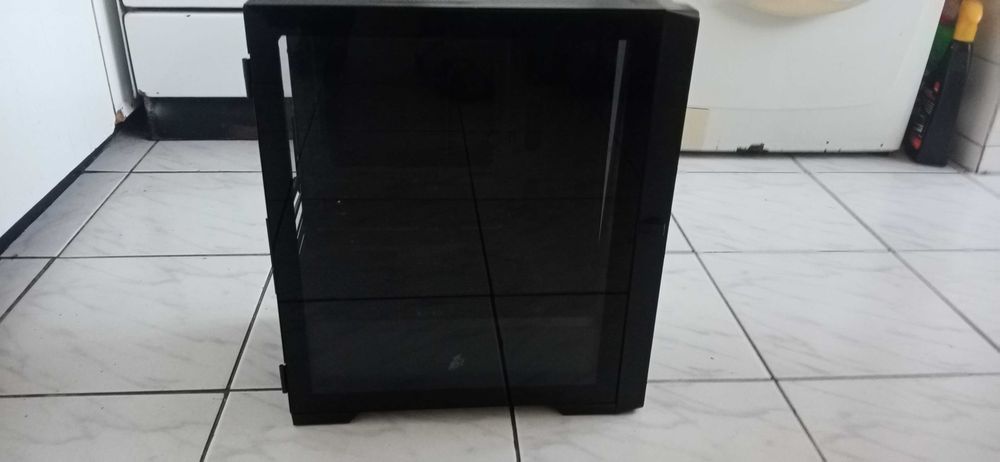 Продавам Кутия 500 wats