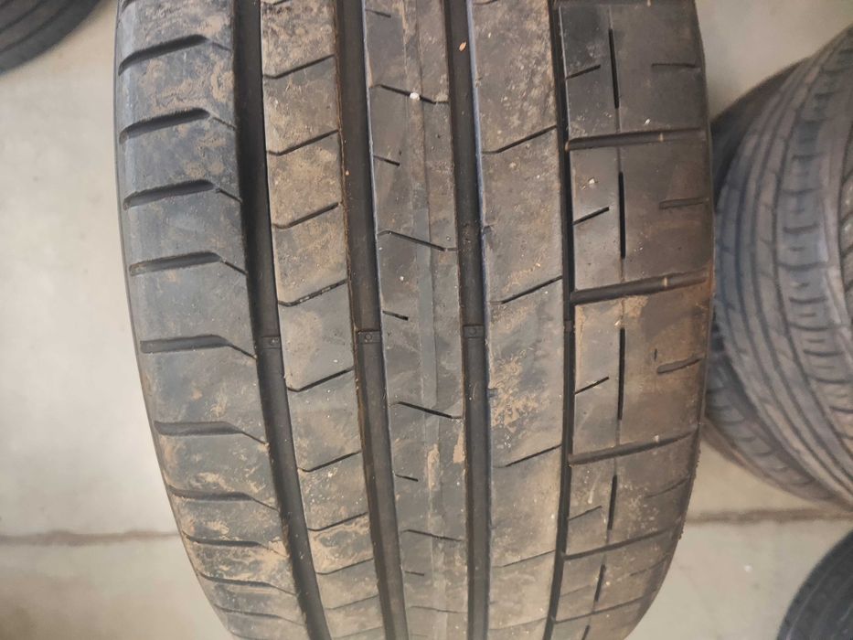 2бр.летни гуми 235/35/19 Pirelli