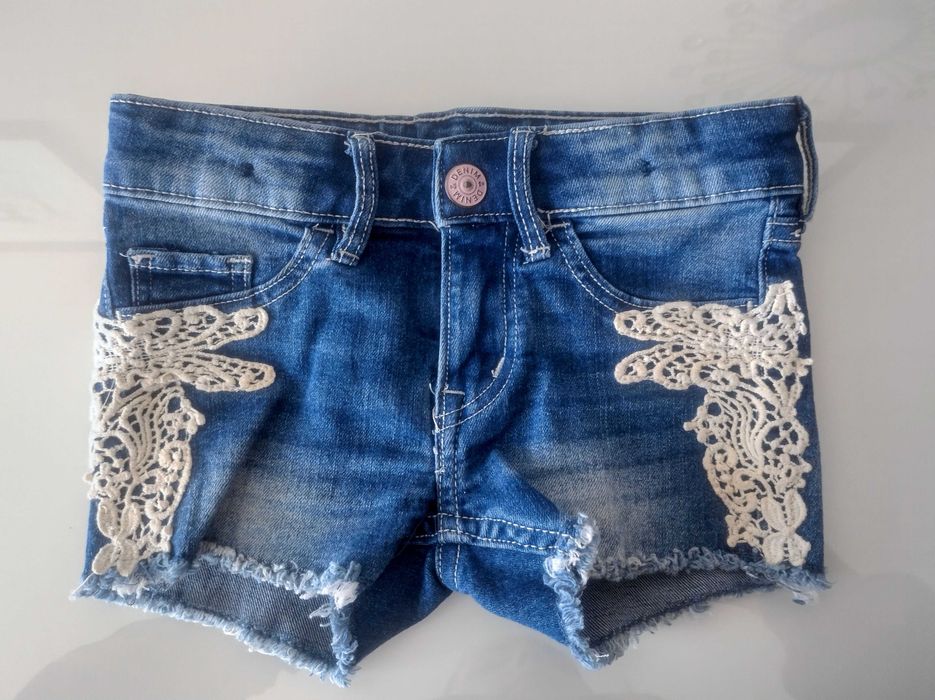 Къси дънкови бермуди с дантела (98 см)