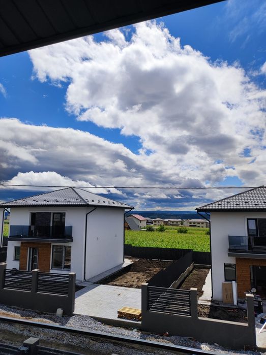 Casa single, str. 1 Decembrie, zona Valea Lupului - Rediu