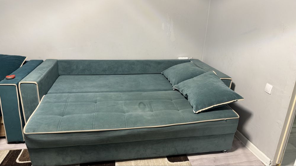 Диван двухместный