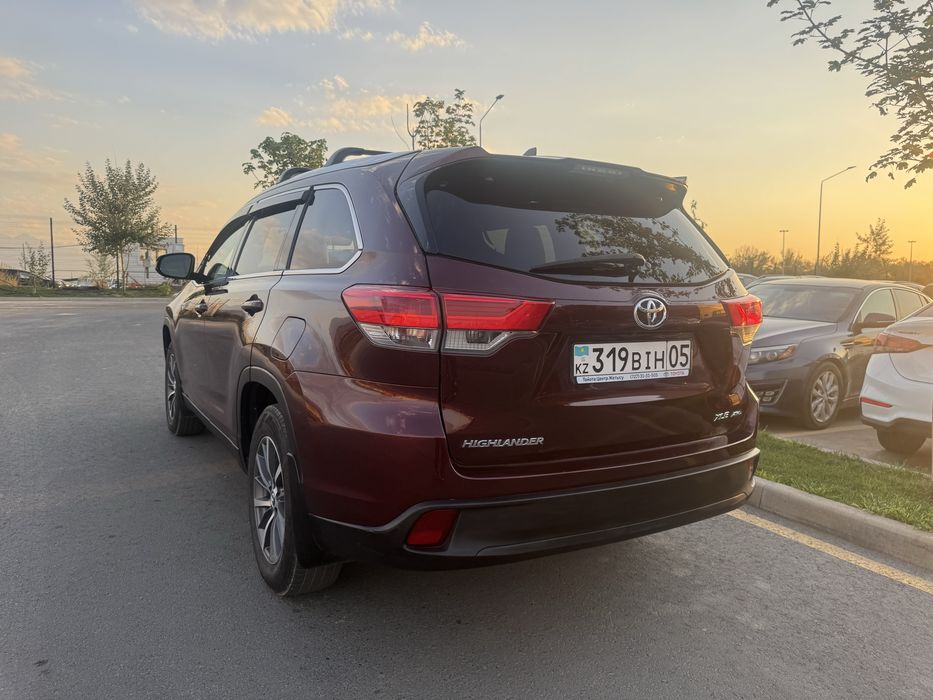 Продам автомашину Тойота Хайландер