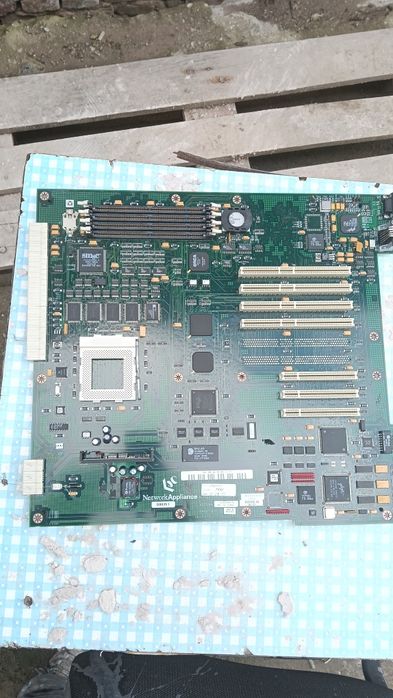 Placă NetApp / Network Appliance 2001 – raritate colecționari
Preț:
10