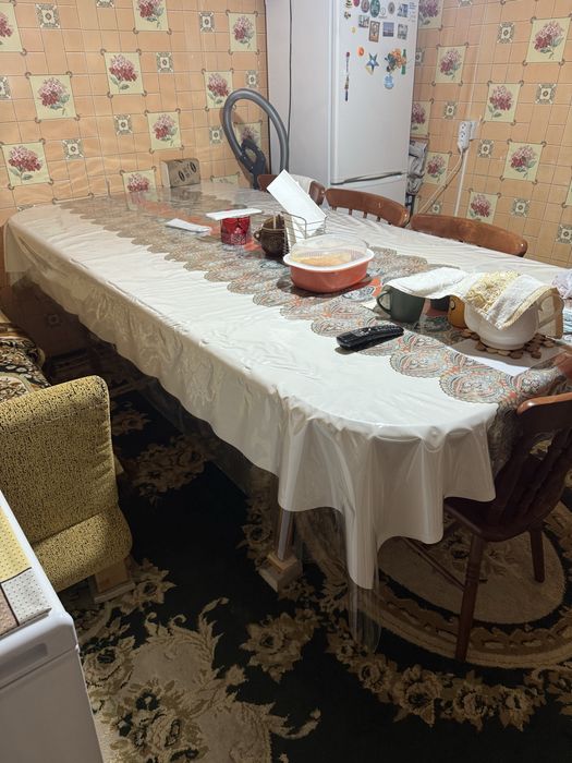 Продам стол гостевой отличном состояние