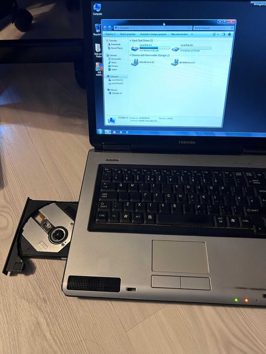 Laptop Toshiba Satellite L40