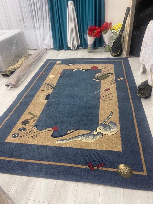 Ковер в хорошем состоянии