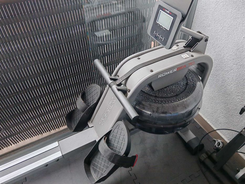 Aparat de vaslit cu rezistenta pe apa - Toorx Rower Sea 70