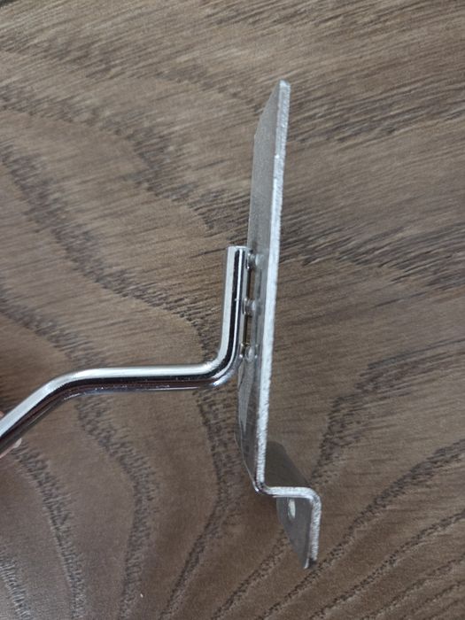 Крючок для экономпанели.