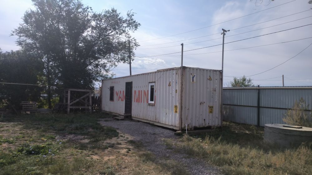 Продается ЛПХ с базой и теплицами.