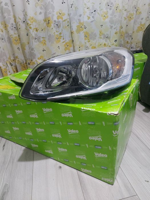 Far Stânga Volvo XC-60 Xenon 2013