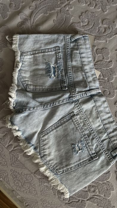 Шорты новые джинса