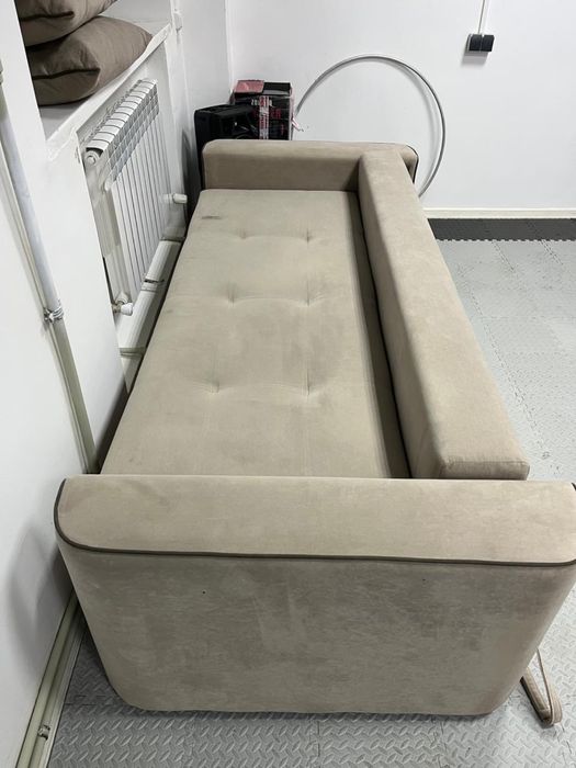 Продам недорого диван в идеал сост