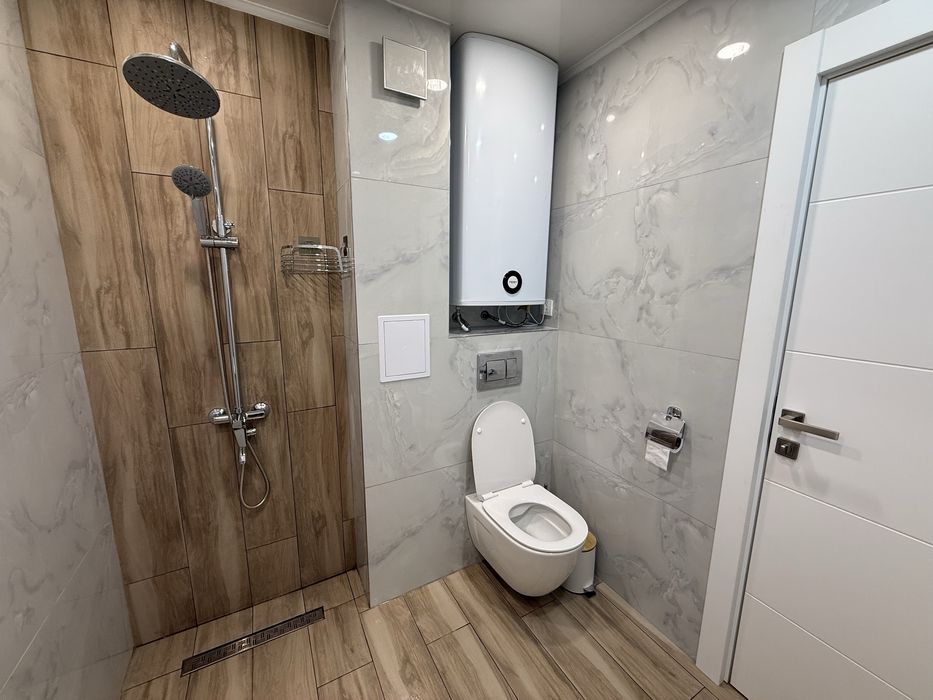 Двустаен апартамент с подземно паркомясто под наем в к-с “Южен 2”