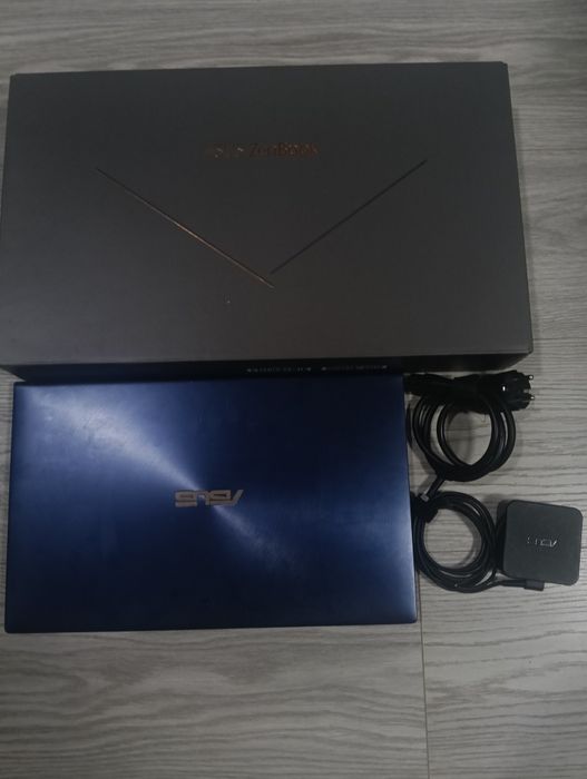 Laptop Asus ZenBook 15 UX534F | i7, 16GB RAM, 512GB SSD, ScreenPad 2.0, Windows 11 Licențiat