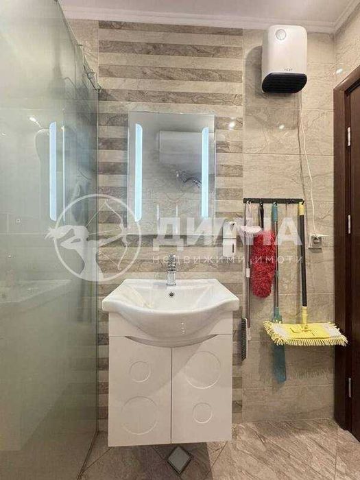 Продава се Тристаен апартамент в Пловдив, Христо Смирненски - 90 кв.м за 1945 €/кв.м - Снимка #13