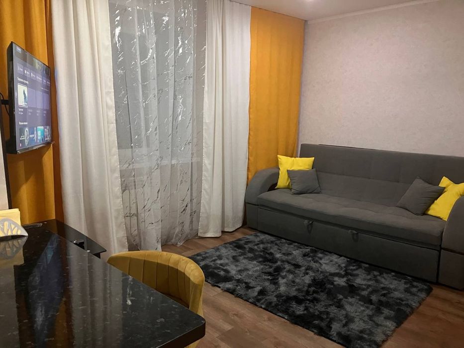 Рядом с ТЦ "Сибирь",7-52.