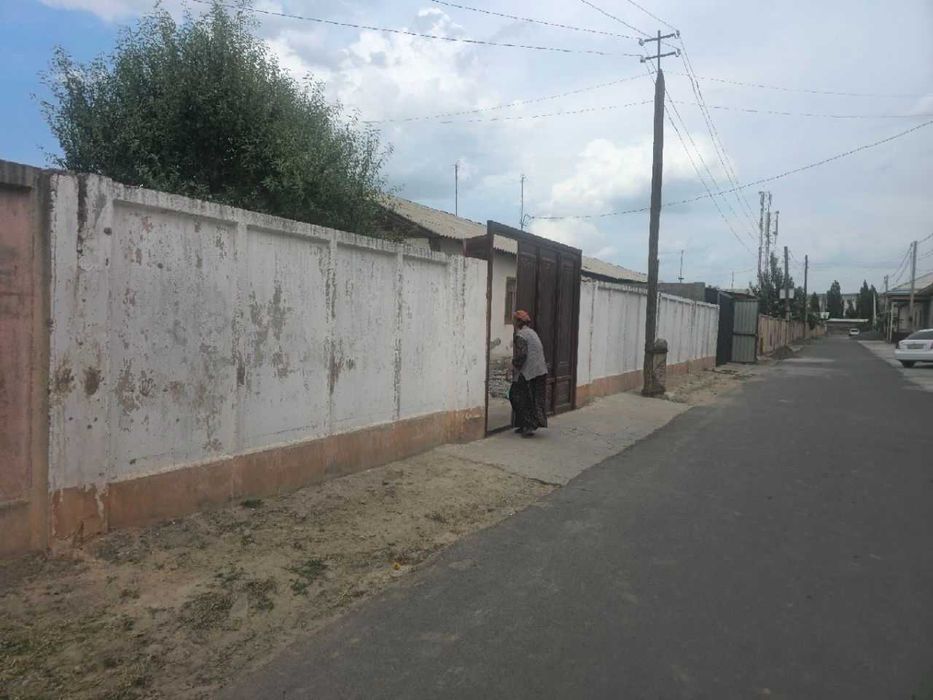 Уй ёки чек ховли сотилади