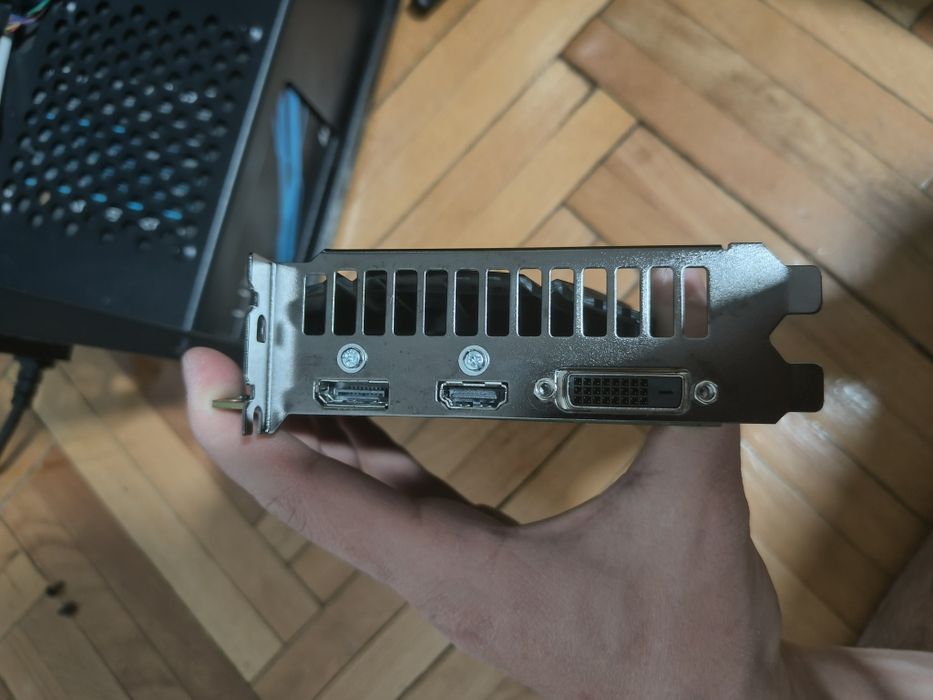 Placă video GTX 1660 SUPER