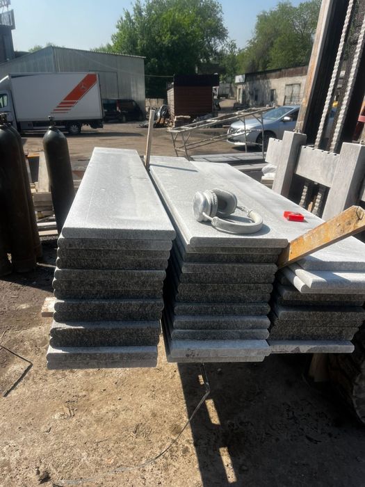 Гранат травертин мрамор ступени подоконники