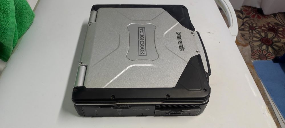 Продаеться ноутбук профессиональный.