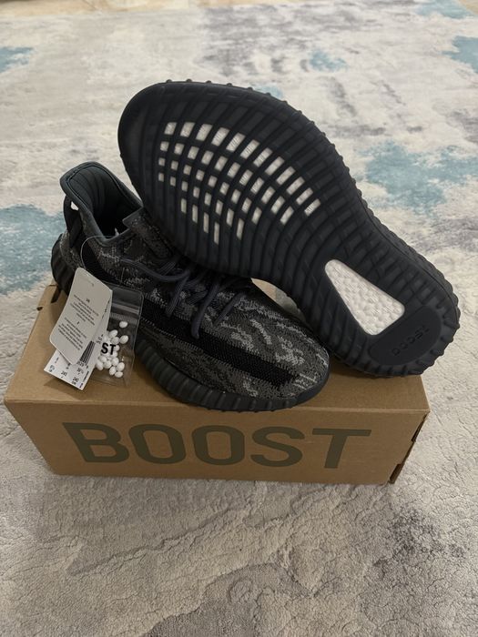 Yeezy 350 V2 Dark Salt