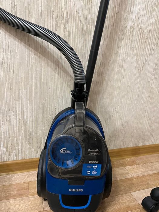 Пылесос Philips PowerPro Compact 1900W