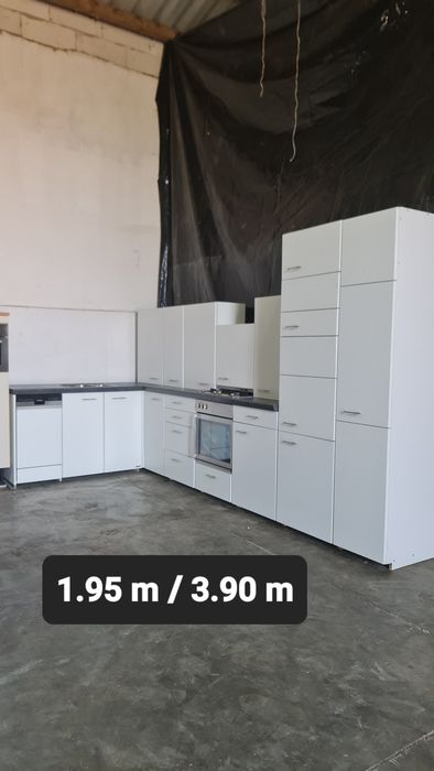Mobila de lemn masiv cu electrocasnice incluse si blat nou