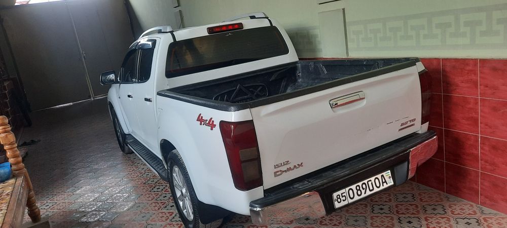 Isuzu D Max arenda