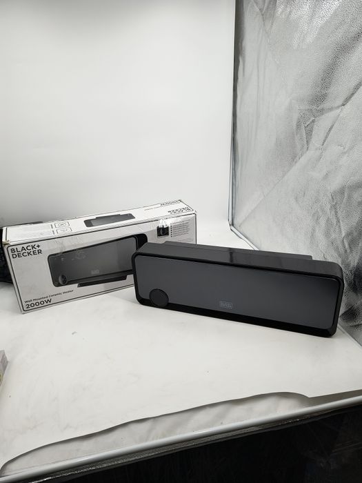 Керамичната печка Black & Decker BXWSH2000E е мощен отоплителен уред с