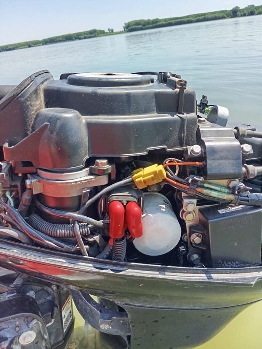 Barca cu motor Pelikan