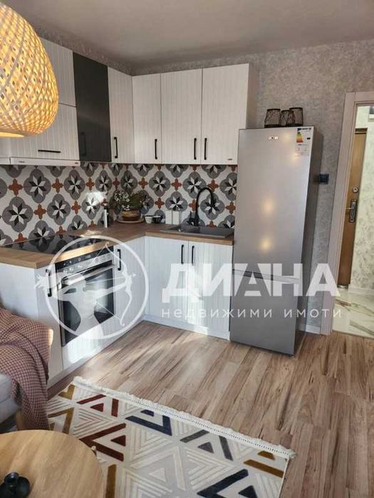 Продава се Тристаен апартамент в Пловдив, Гагарин - 61 кв.м за 2123 €/кв.м - Снимка #1