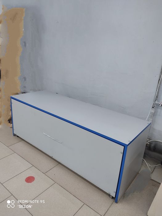 Продам шкаф витрину 30 000